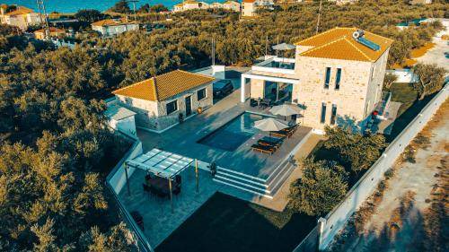 Psarou Villa | 200 m² Villa ∙ 4 bedrooms ∙ 8 guests