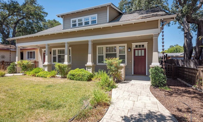 Paso Robles House | 2000 sf Downtown, 1BR loft, gourmet kitchen, great entertaining.