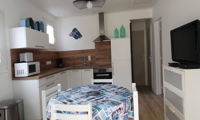Saint-Pierre-d'Oleron House | 200m from the sea: house for 4 people with swimming pool and garden