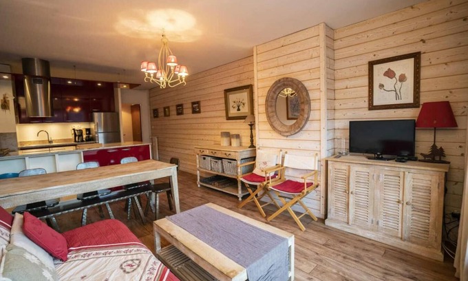 Chatel Apartment | 200m from ski lifts, 2nd floor, balcony, parking, tv, 50m², Châtel
