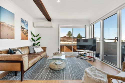 Wamberal Apartment | 200m to the beach Pet friendly