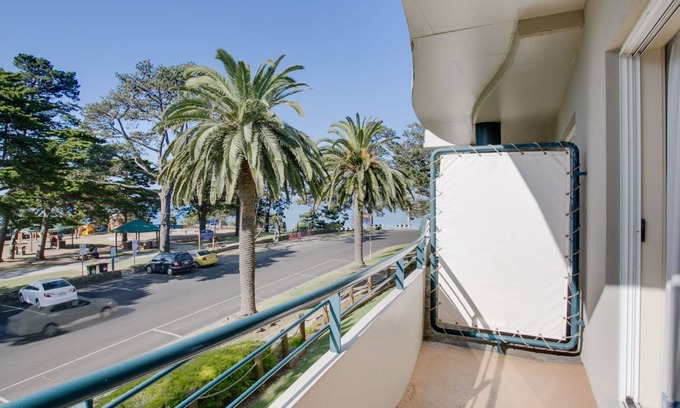 Cowes Apartment | 201/1 The Esplanade, Cowes - across from the Cowes Foreshore