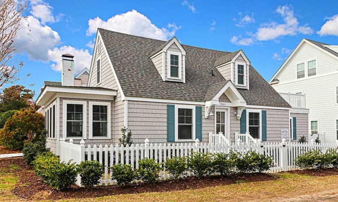 Northeast Virginia Beach House | 201 64th St · The Beach House on 64th