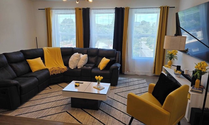 Downtown Condo | 201 Luxe | Refined Downtown Stay