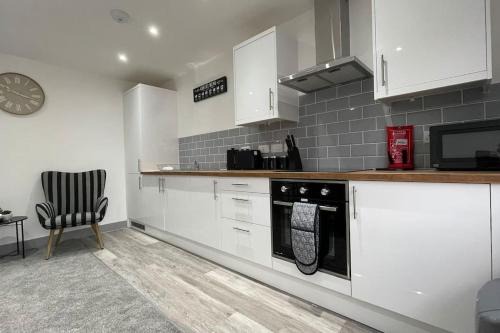 Wakefield Apartment | 202 Grosvenor House - Wakefield