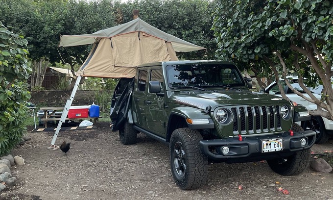 Kahului House | 2022 Jeep Gladiator Rubicon with a Rooftop tent & all the amenities!