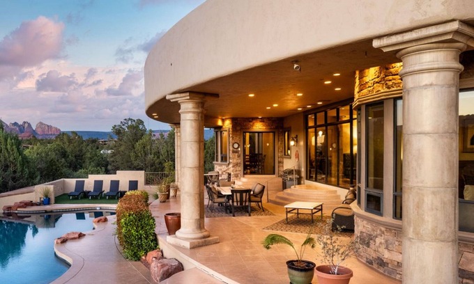 West Sedona House | 2024 VRBO Property of the Year: Palatial Paradise w/Infinity Pool & Breathtaking Views of Red Rock