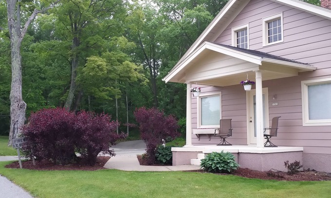 Egg Harbor House | 2025 Beautiful Remodel-Outstanding Location Near Excellent Attractions!