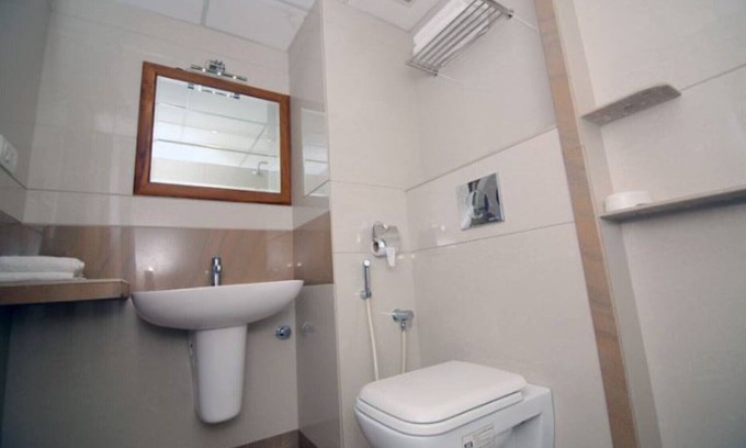 Kochi House | 203 DOUBLE ROOM WITH QUEEN SIZE COT