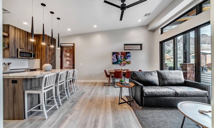 Zion National Park South Entrance Villa | 204 LaFave-Luxury Villa at Zion: Hidden Canyon