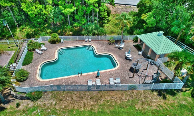 Carrabelle House | 204 m² House ∙ 3 bedrooms ∙ 8 guests