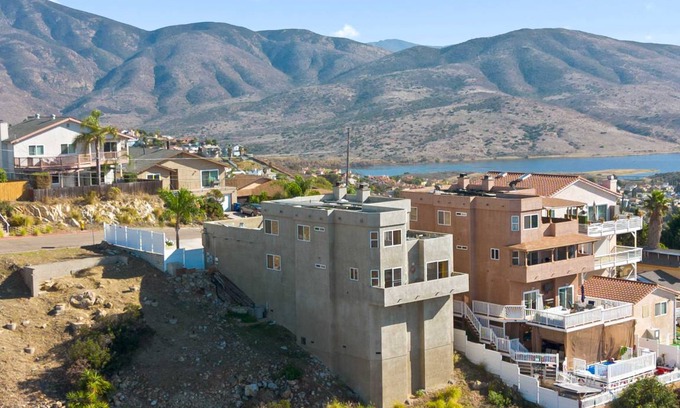 La Presa House | 204 m² House ∙ 3 bedrooms ∙ 13 guests