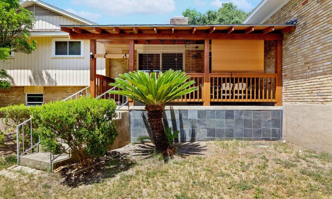 Medical Center District House | 204 m² House ∙ 4 bedrooms ∙ 12 guests