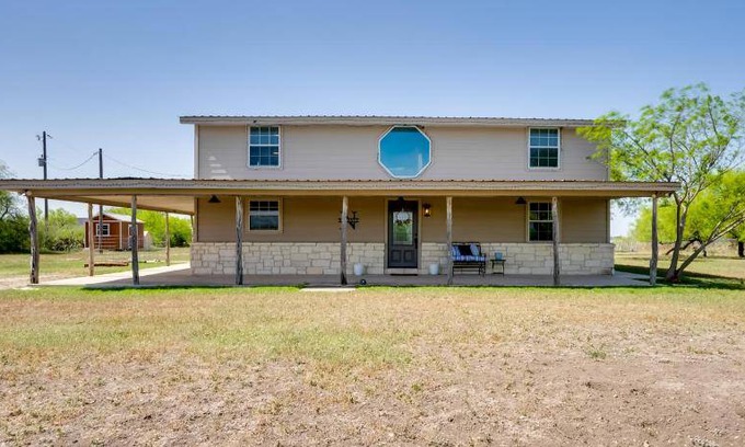 Uvalde House | 204 m² House ∙ 4 bedrooms ∙ 16 guests