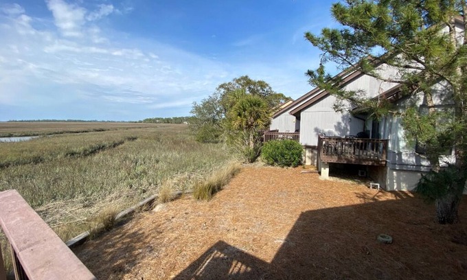 Saint Helena Island Villa | 204 Tennis Villa - One Bedroom Villa, Sleeps 4