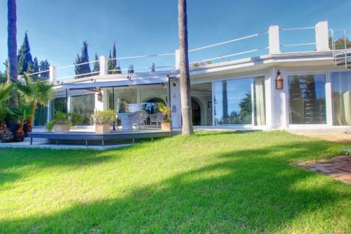 Marbella Villa | 2042 Elegant Villa with Garden Heated Pool