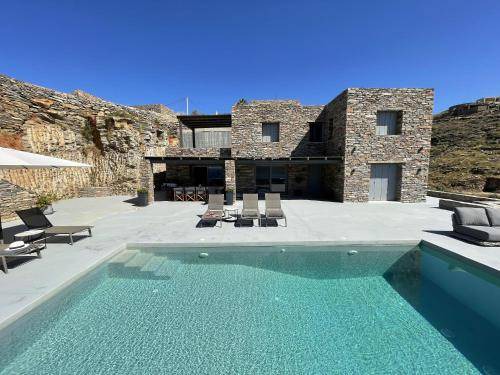 Koundouros Villa | 205 m² Villa ∙ 4 bedrooms ∙ 9 guests