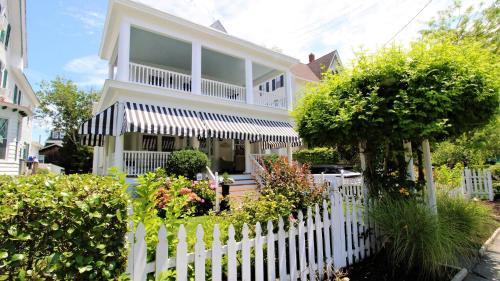 Cape May House | 207 Howard Street - The "Schapteau"