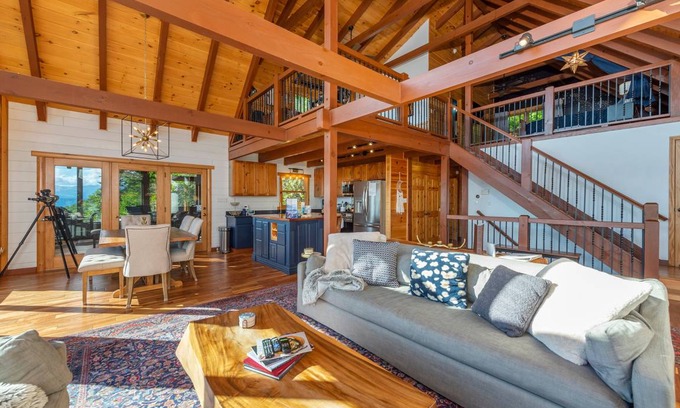 Old Fort Cabin | 207 m² Cabin ∙ 3 bedrooms ∙ 6 guests