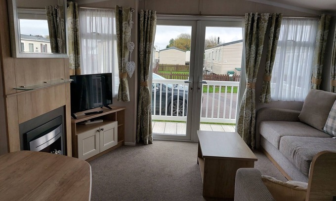Burnham-on-Sea House | 208 Unity Beach 6 berth enc garden no pets