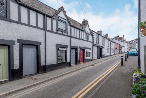 Llangollen House | 21 Church Street