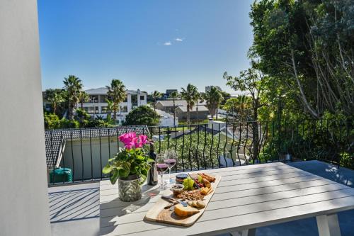 Humewood House | 21 on Cathcart