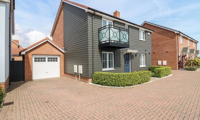 Walton on the Naze House | 21 SKIPPERS WAY, pet friendly, with a garden in Walton-On-The-Naze
