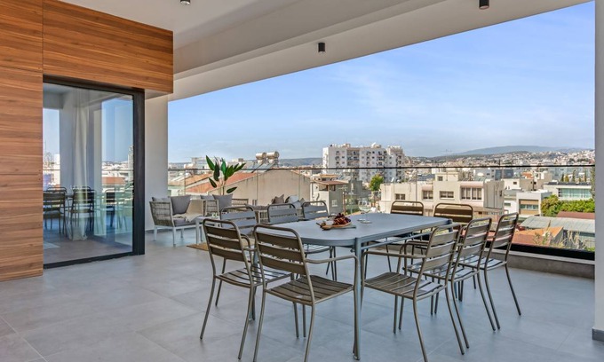 Limassol Apartment | 210 m² Apartment ∙ 4 bedrooms ∙ 10 guests
