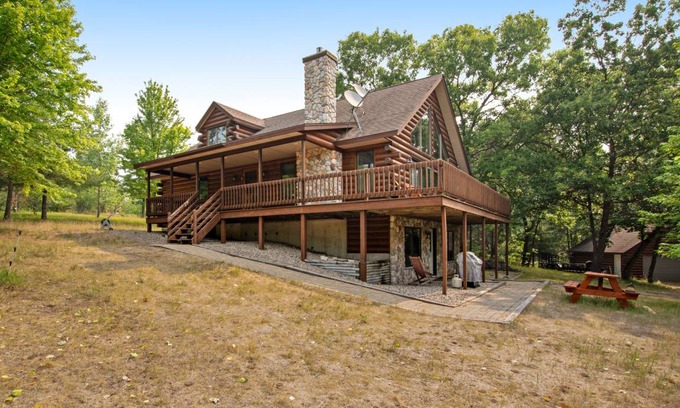 Friendship Cabin | 210 m² Cabin ∙ 3 bedrooms ∙ 12 guests