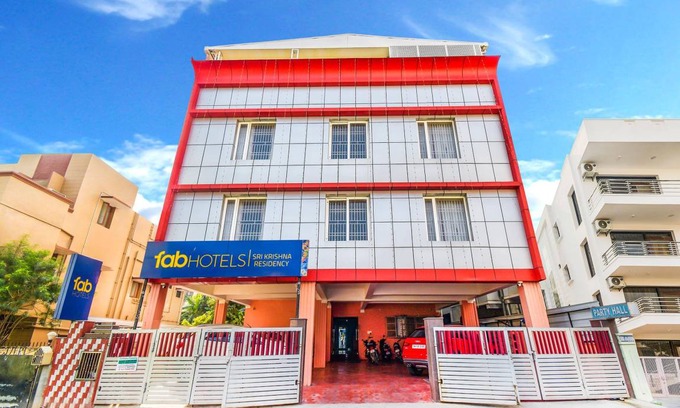 Nanganallur Hotel | 210 m² Hotel ∙ 4 guests