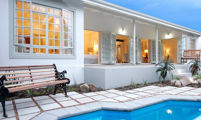 Kenton on Sea Villa | 210 m² Villa ∙ 4 bedrooms ∙ 8 guests