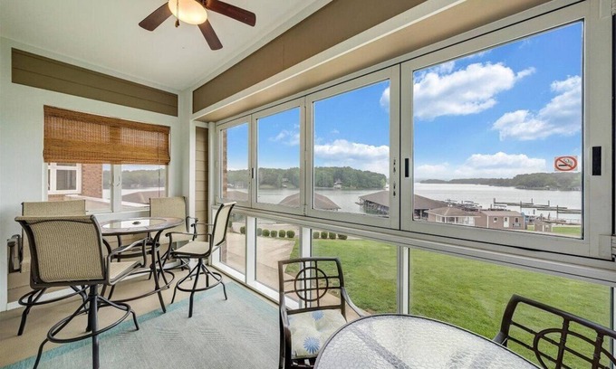 Smith Mountain Lake Apartment | #211 Pointe - 2 Bedroom Lakefront Condo at Mariners SML