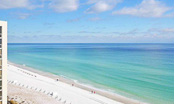 Holiday Isle Condo | 2114 Free Beach Setup - Shoreline Towers Stunning Condo