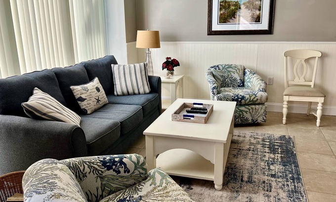 Palmetto Dunes Condo | 2117 Villamare, Beautiful Condo In Beachfront Complex near pickle ball courts.