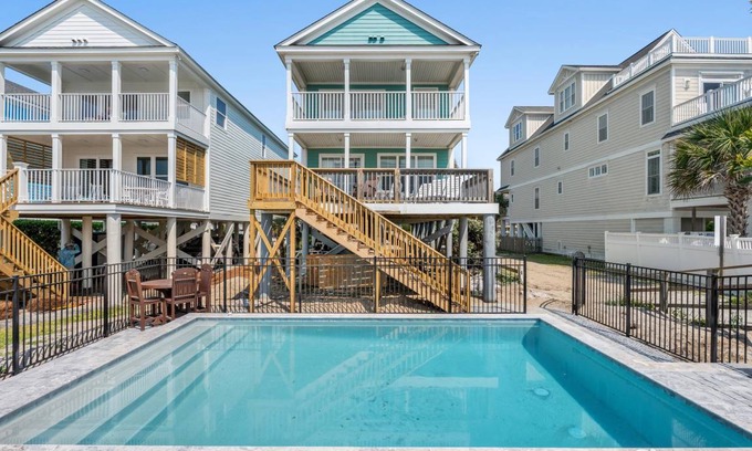 Surfside Beach House | 213 m² House ∙ 4 bedrooms ∙ 14 guests