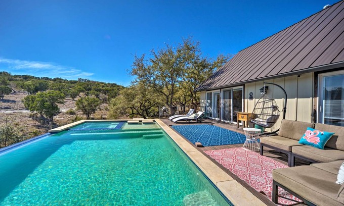 Pedernales Canyon Ranch House | 213 m² House ∙ 4 bedrooms ∙ 10 guests