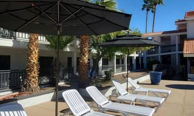 Mesa Apartment | 214 Cozy and stylish one bedroom -2 Beds - Pool!