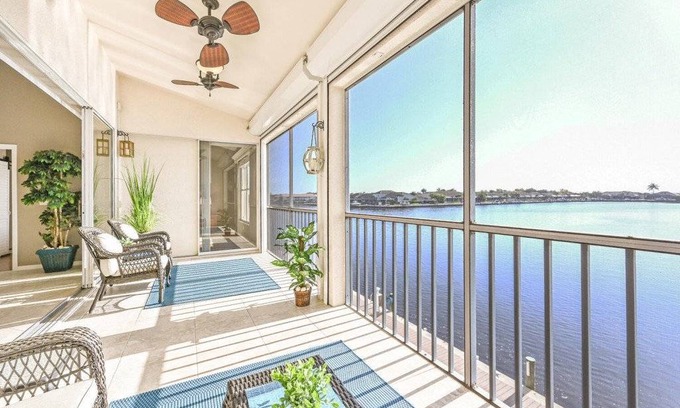 Naples Condo | 214 m² Condo ∙ 3 bedrooms ∙ 6 guests