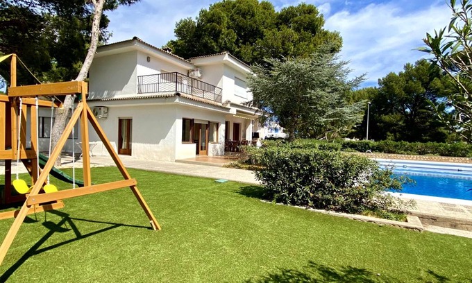 Calafat House | 215 m² House ∙ 4 bedrooms ∙ 10 guests