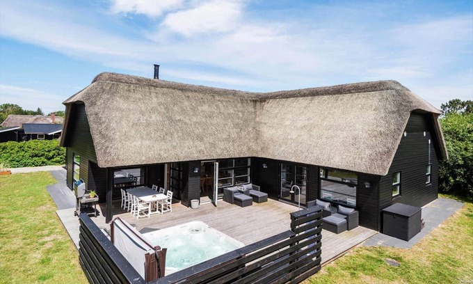 Blavand Strand House | 215 m² House ∙ 4 bedrooms ∙ 8 guests