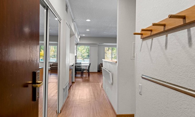 Olympic Valley Condo | 215 | Studio Stay – Big Fridge, Walkable Locale
