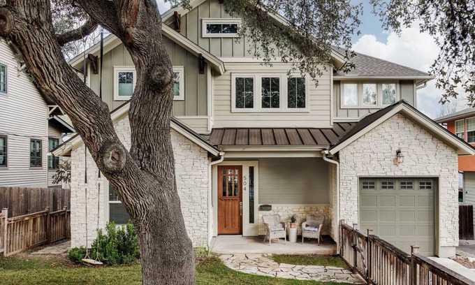 Travis Heights House | 217 m² House ∙ 3 bedrooms ∙ 6 guests