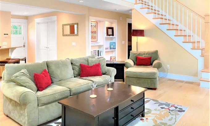 East Harwich House | 22 Charlene Lane Harwich Cape Cod - Lower Cape Escape