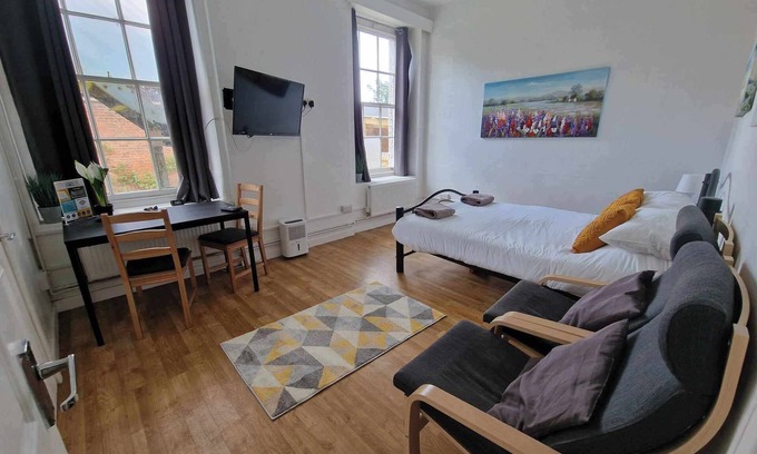 Exeter Apartment | 22 - Georgian Studio Apartment