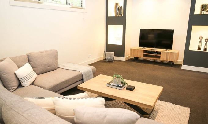 Bright House | 22 RIVERSIDE : Bright