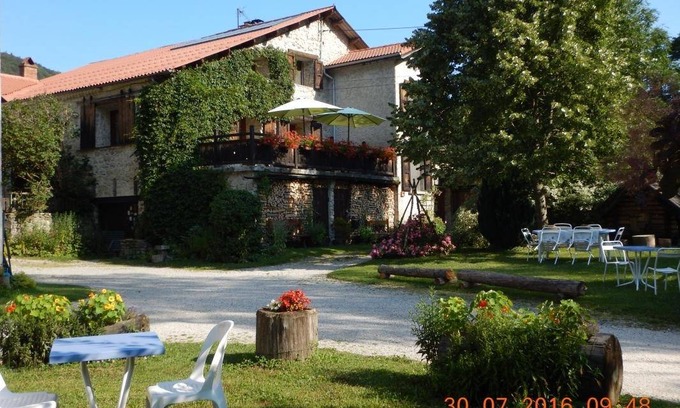 Saint-Agnan-en-Vercors House | 220 m² Gîte ∙ 4 bedrooms ∙ 12 guests