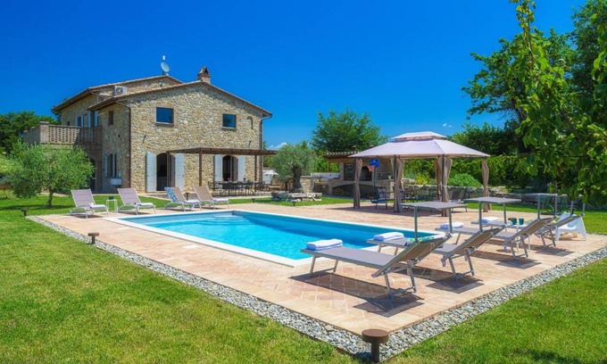 Gualdo Cattaneo Apartment | 220 m² Apartment ∙ 4 bedrooms ∙ 10 guests