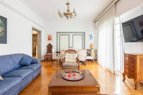 Kypseli Apartment | 220 m² Apartment ∙ 5 bedrooms ∙ 10 guests