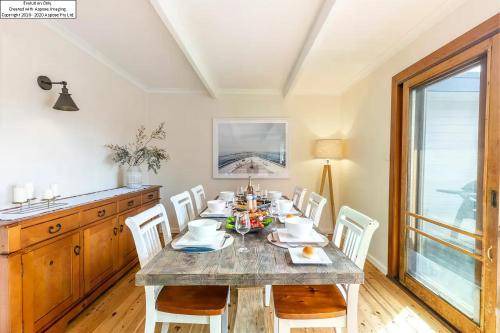 Nelson Bay House | 220 m² House ∙ 3 bedrooms ∙ 6 guests