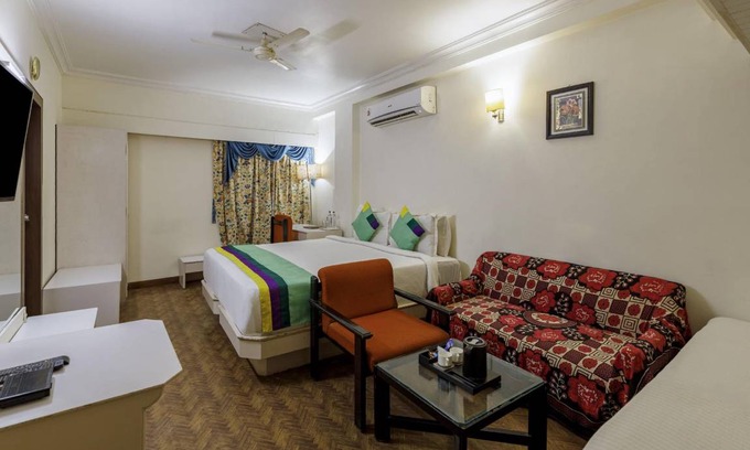 Navrangpura Hotel | 220 m² Hotel ∙ 5 guests